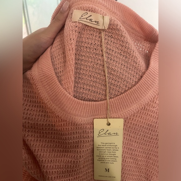 NWT! Elan waffle knit cold shoulder top..rounded hem - Picture 2 of 3